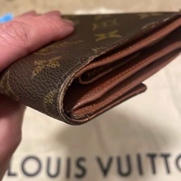 Louis Vuitton wallet - Picture 15 of 16